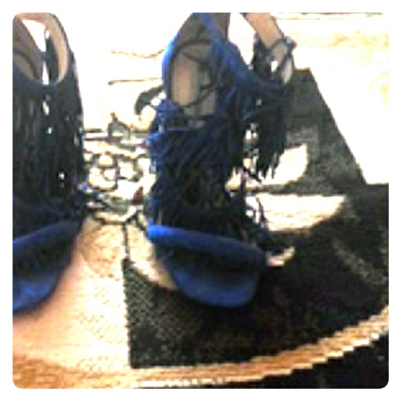 Shoes - Picture 1 of 3
